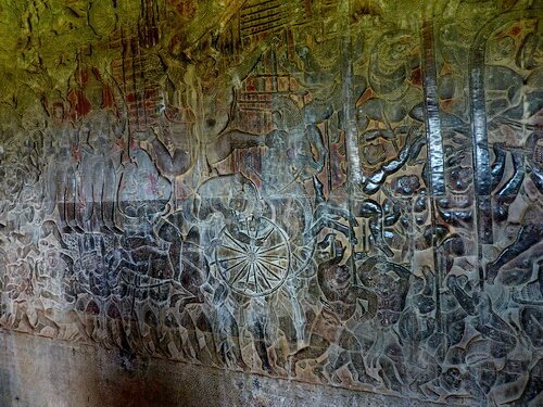 Барельеф западной галереи, северной части Ангкора Ват. Битва на Ланка. Рама на плечах у Ханумана.